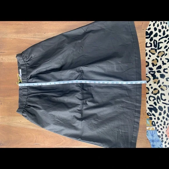 BCBGeneration Black skirt coated material size 6 - Picture 3 of 9